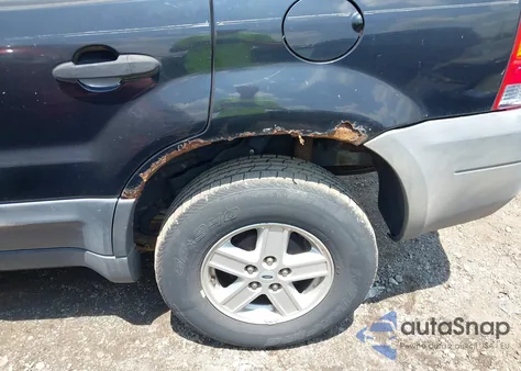 2005 Ford Escape Xls из США, поврежденный, VIN 1FMYU02Z55KA15202